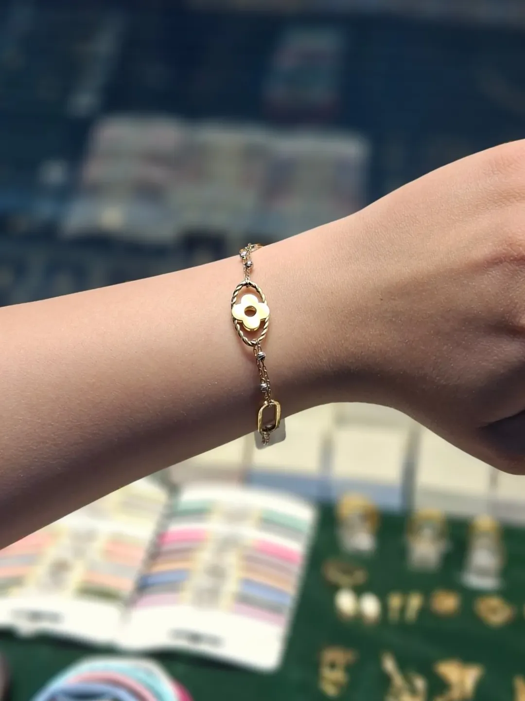 دستبند ونکلیف طلا